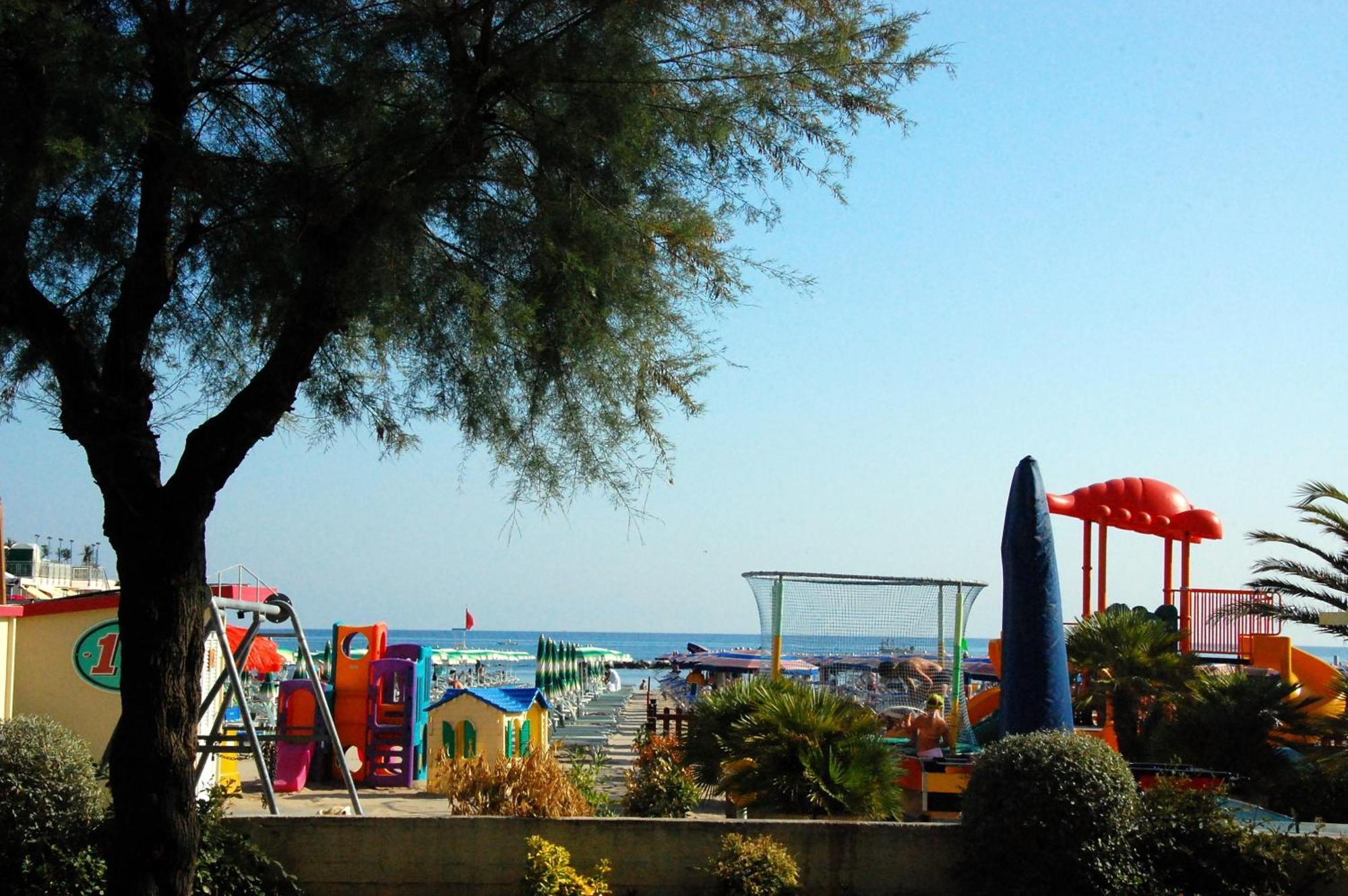 Hotel Nobel Gabicce Mare Extérieur photo