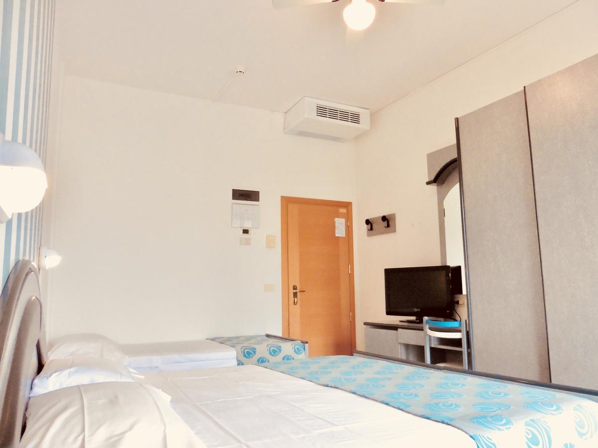Hotel Nobel Gabicce Mare Extérieur photo