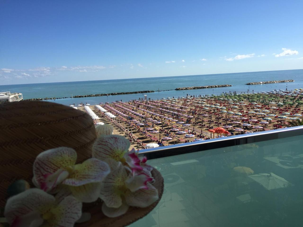 Hotel Nobel Gabicce Mare Extérieur photo